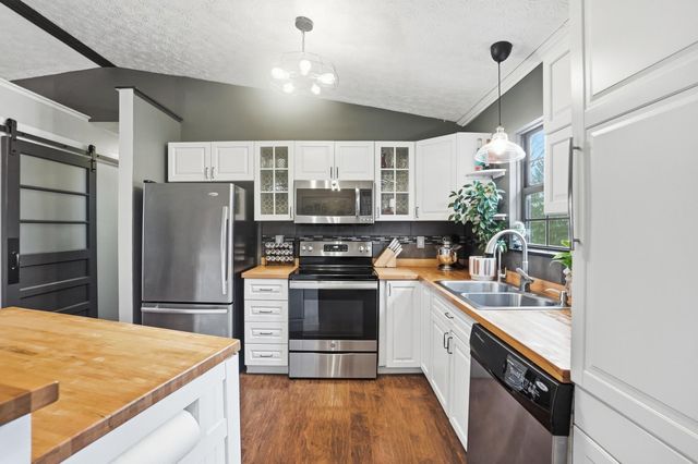 2425 Sanford Drive, Columbus, OH 43235