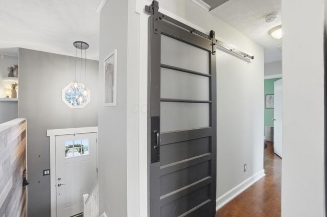 2425 Sanford Drive, Columbus, OH 43235