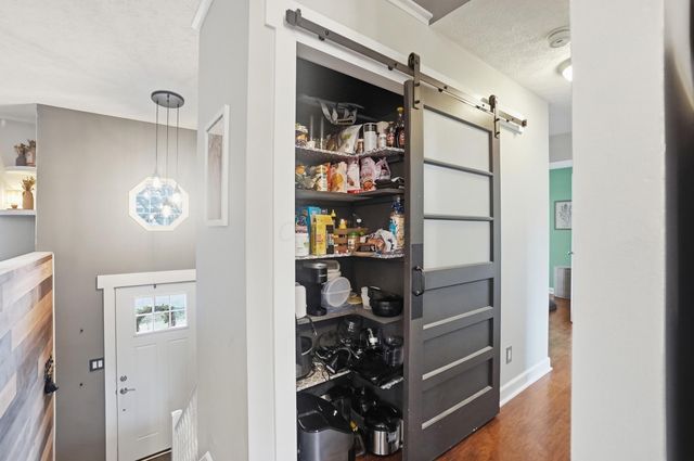 2425 Sanford Drive, Columbus, OH 43235