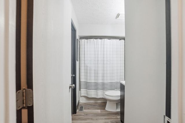 2425 Sanford Drive, Columbus, OH 43235