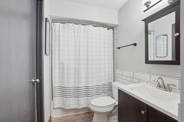 2425 Sanford Drive, Columbus, OH 43235