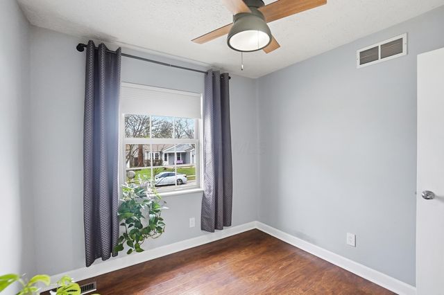 2425 Sanford Drive, Columbus, OH 43235