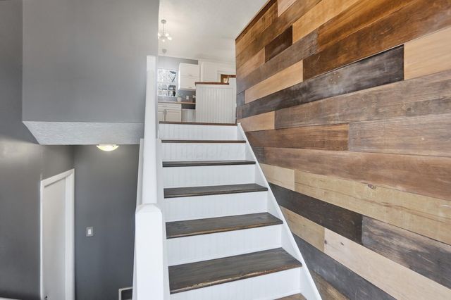 2425 Sanford Drive, Columbus, OH 43235