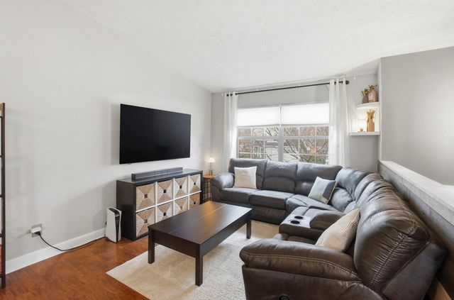 2425 Sanford Drive, Columbus, OH 43235