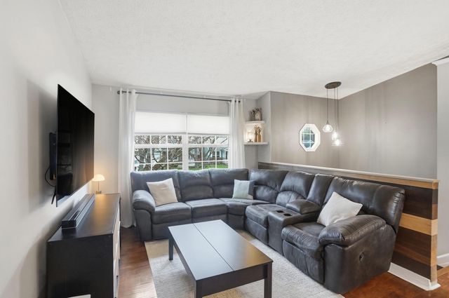 2425 Sanford Drive, Columbus, OH 43235