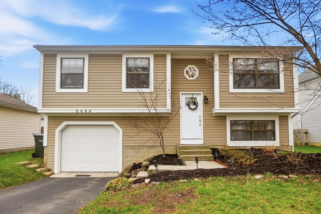 2425 Sanford Drive, Columbus, OH 43235