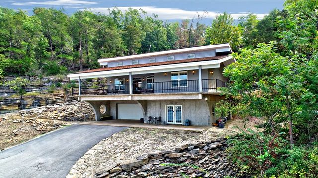 8875 Garrison Road, Rogers, AR 72756