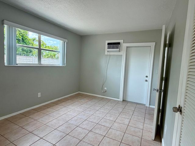 3041 NE 20TH Terrace 4, Fort Lauderdale, FL 33306