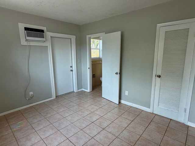 3041 NE 20TH Terrace 4, Fort Lauderdale, FL 33306