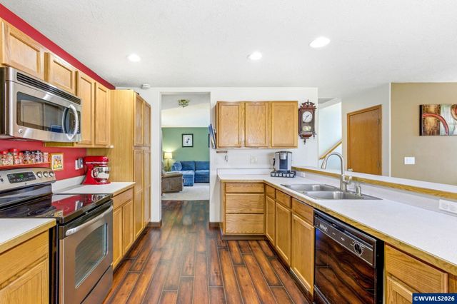 4820 Rebecca St NE, Salem, OR 97305