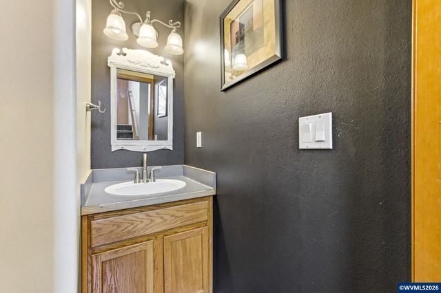 4820 Rebecca St NE, Salem, OR 97305