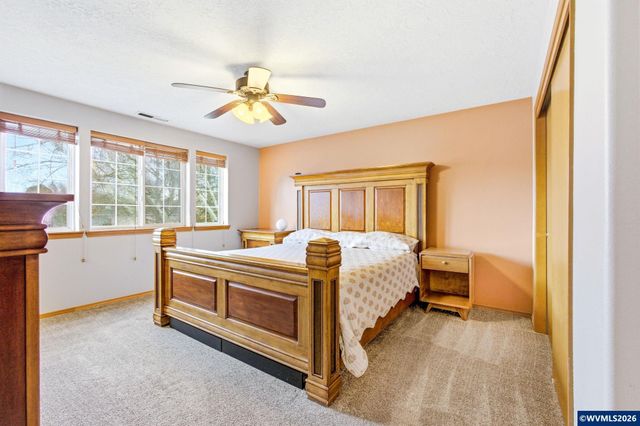 4820 Rebecca St NE, Salem, OR 97305