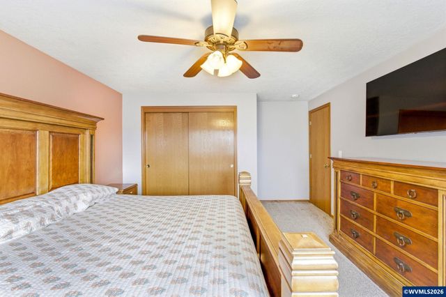 4820 Rebecca St NE, Salem, OR 97305