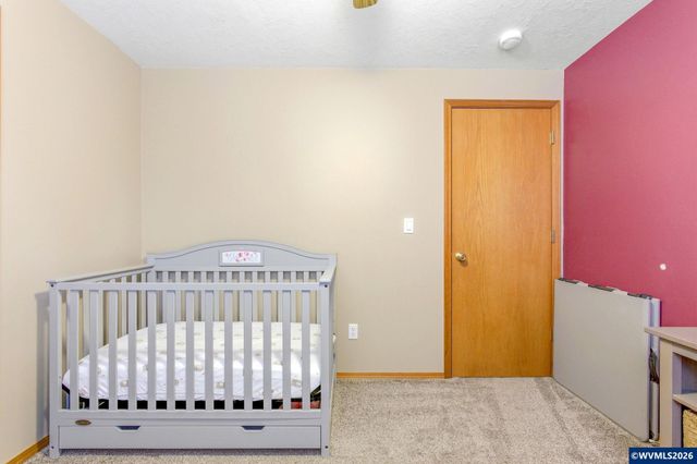 4820 Rebecca St NE, Salem, OR 97305