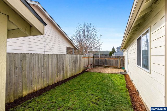 4820 Rebecca St NE, Salem, OR 97305