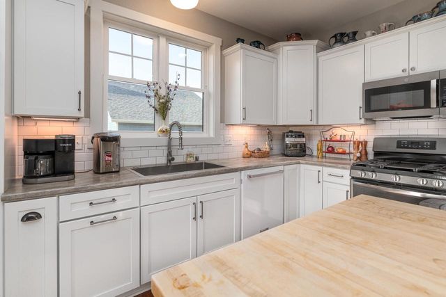 8026 107th AVENUE, Pleasant Prairie, WI 53158