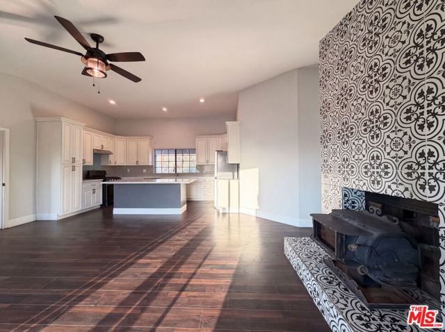 1401 60th Street, Rosamond, CA 93560