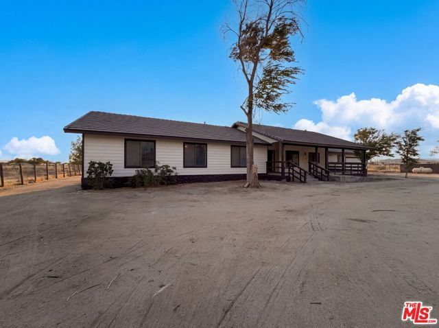 1401 60th Street, Rosamond, CA 93560