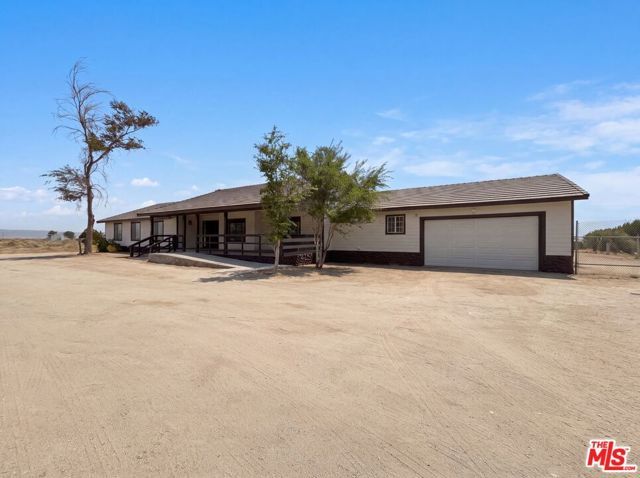 1401 60th Street, Rosamond, CA 93560
