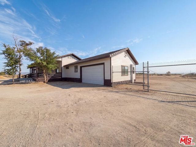 1401 60th Street, Rosamond, CA 93560