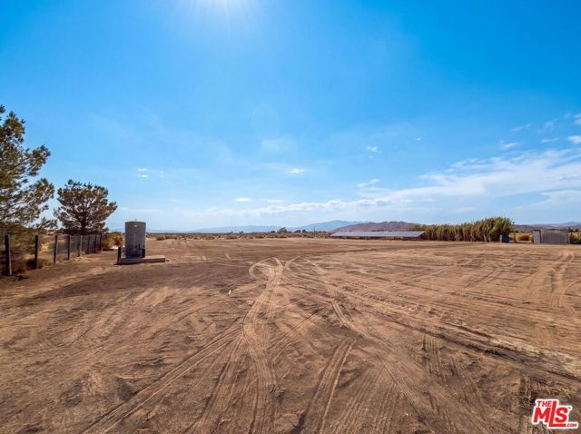 1401 60th Street, Rosamond, CA 93560
