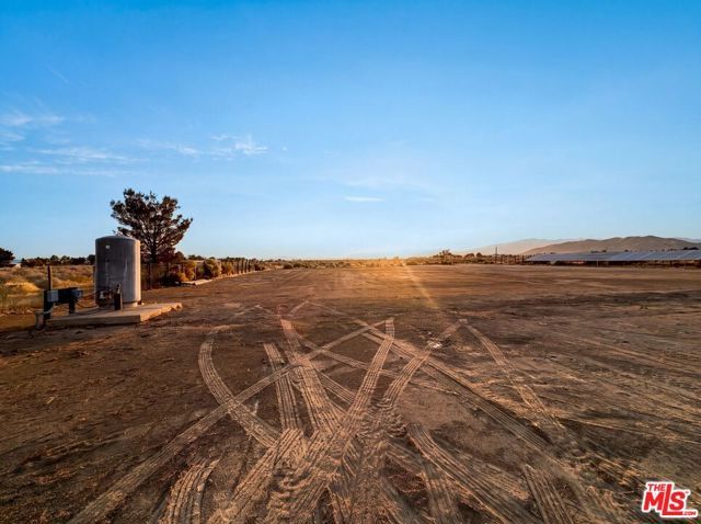 1401 60th Street, Rosamond, CA 93560