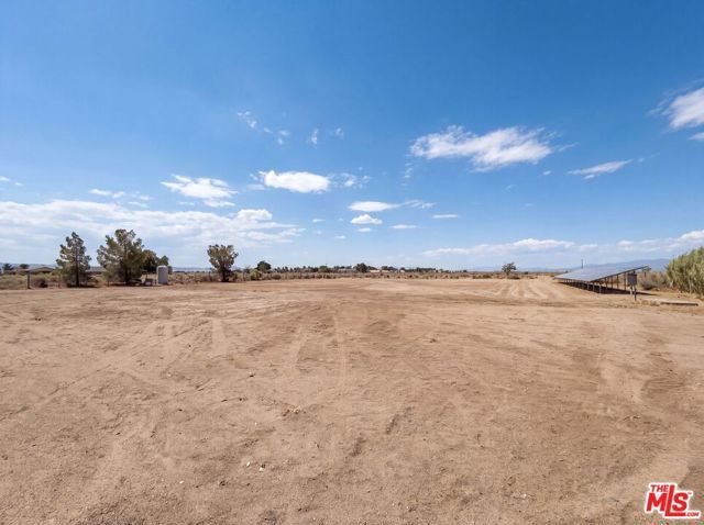 1401 60th Street, Rosamond, CA 93560