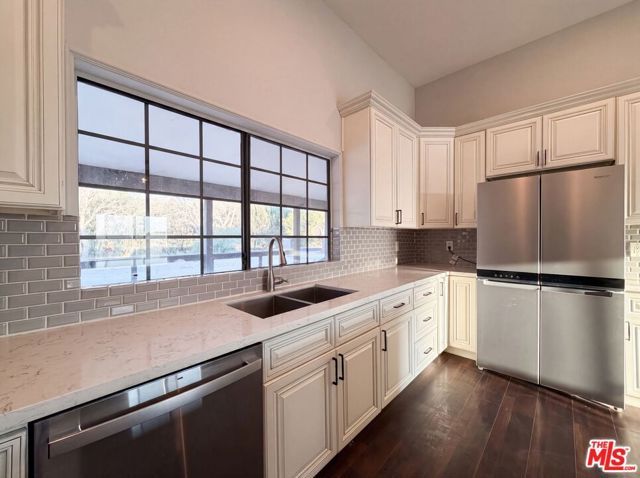 1401 60th Street, Rosamond, CA 93560