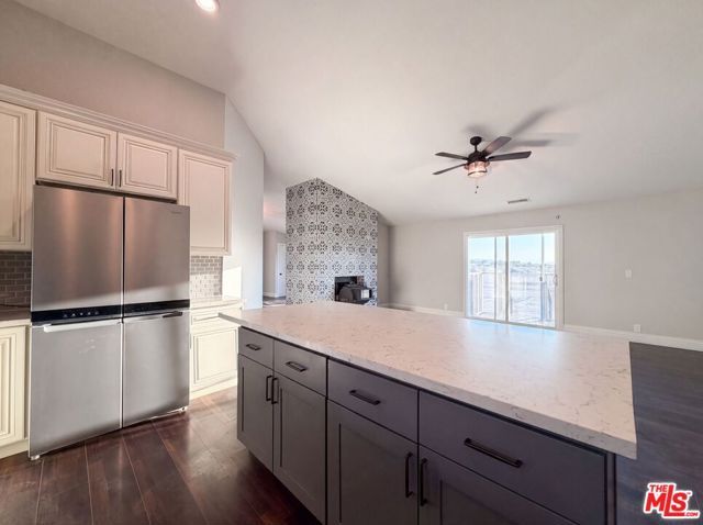 1401 60th Street, Rosamond, CA 93560