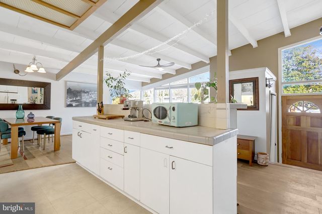 8904 CAMFIELD DR, Alexandria, VA 22308