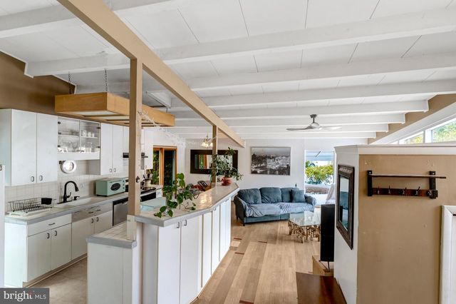 8904 CAMFIELD DR, Alexandria, VA 22308