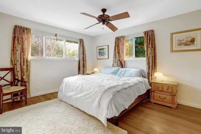 8904 CAMFIELD DR, Alexandria, VA 22308