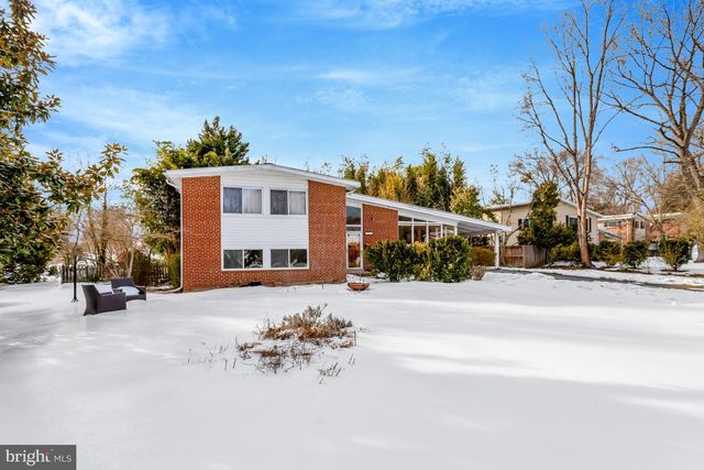 8904 CAMFIELD DR, Alexandria, VA 22308