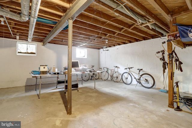 8904 CAMFIELD DR, Alexandria, VA 22308