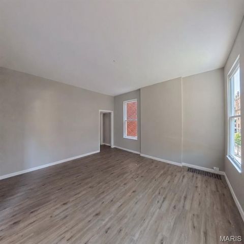 6730 Vermont Avenue, St Louis, MO 63111