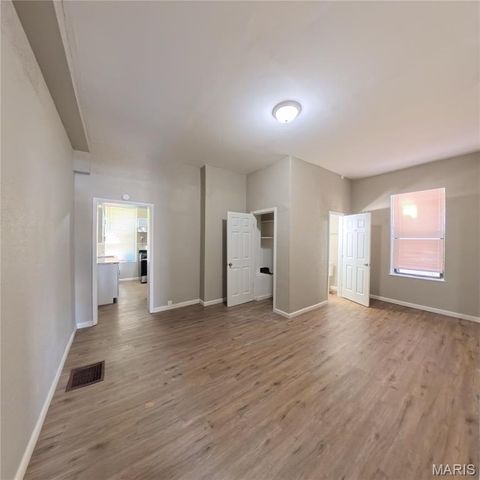 6730 Vermont Avenue, St Louis, MO 63111