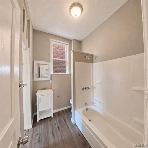 6730 Vermont Avenue, St Louis, MO 63111