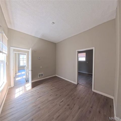 6730 Vermont Avenue, St Louis, MO 63111