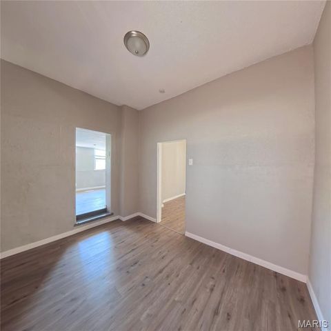 6730 Vermont Avenue, St Louis, MO 63111
