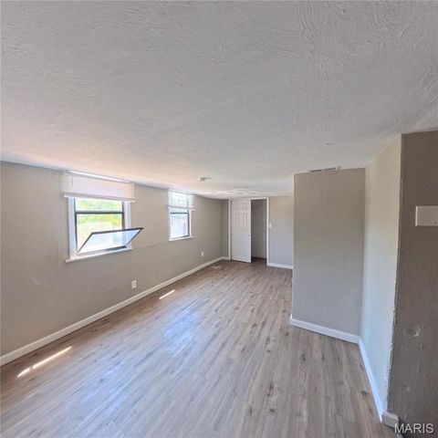 6730 Vermont Avenue, St Louis, MO 63111