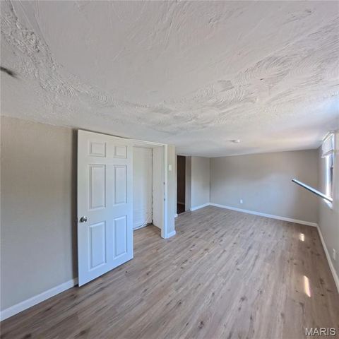 6730 Vermont Avenue, St Louis, MO 63111