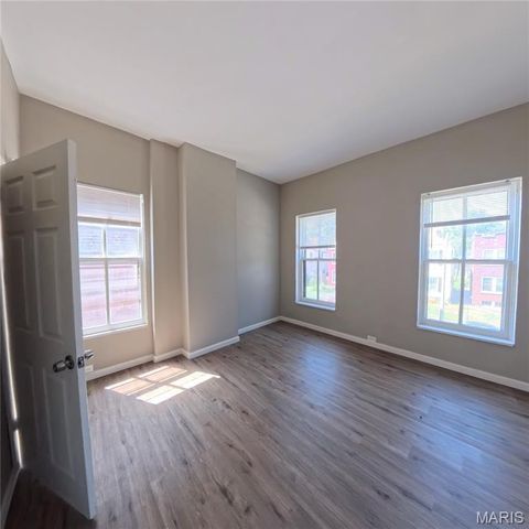 6730 Vermont Avenue, St Louis, MO 63111