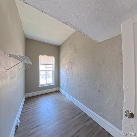 6730 Vermont Avenue, St Louis, MO 63111