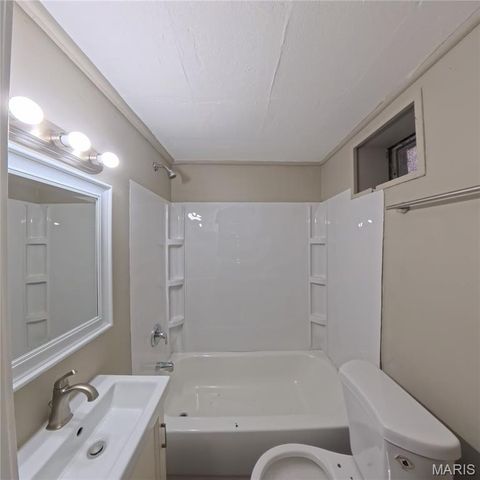 6730 Vermont Avenue, St Louis, MO 63111