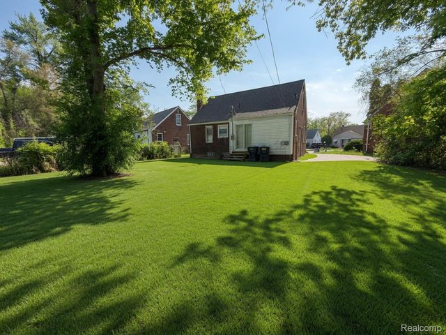 20196 Hartwell Street, Detroit, MI 48235