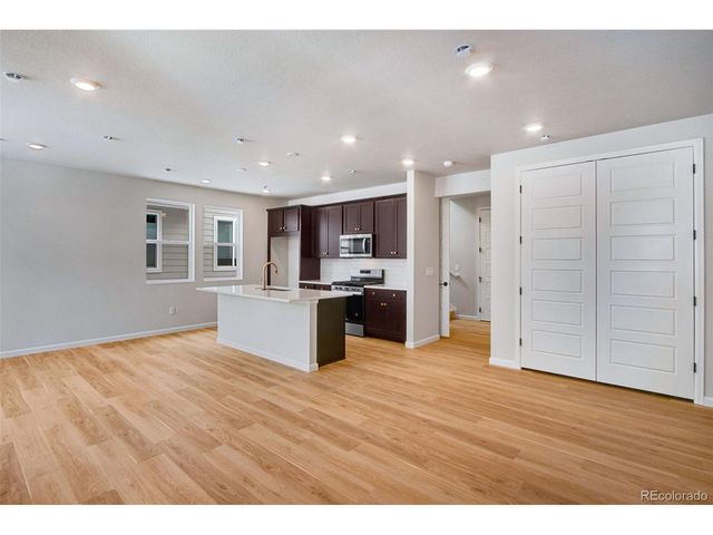 1423 Great Western Dr, Longmont, CO 80501