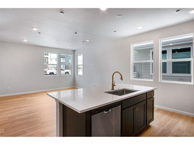 1423 Great Western Dr, Longmont, CO 80501