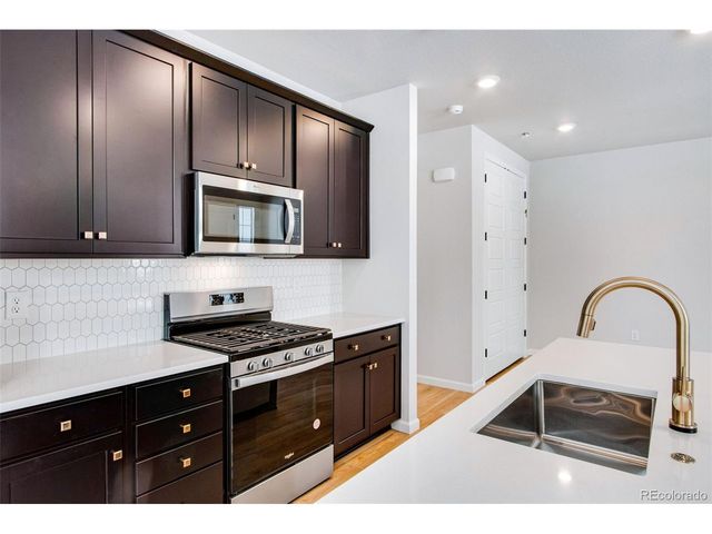 1423 Great Western Dr, Longmont, CO 80501