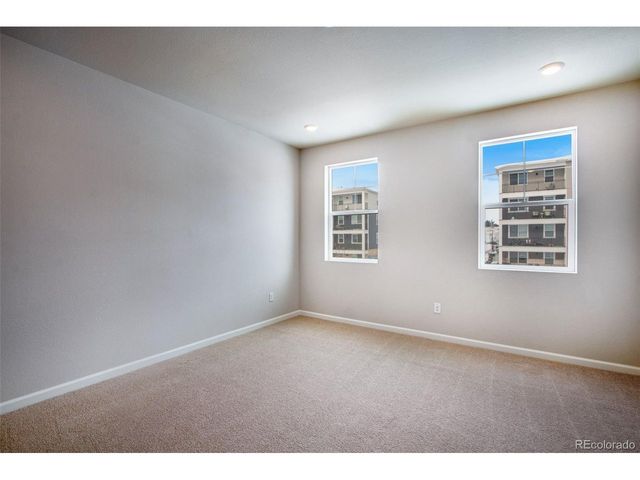 1423 Great Western Dr, Longmont, CO 80501