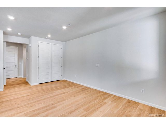 1423 Great Western Dr, Longmont, CO 80501